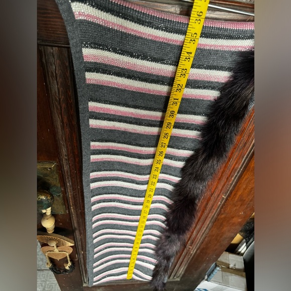 Harriman’s Canadian made merino removable recycled real fur infinity scarf - Picture 4 of 13